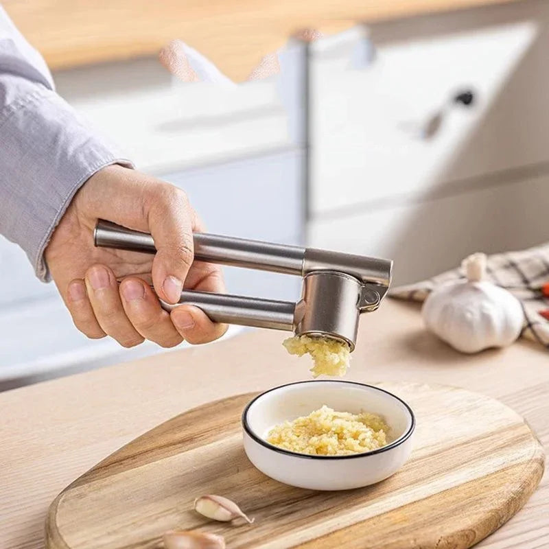 Kitchen Stainless Steel Garlic Press, Detachable Design, Rust-Proof, Large-Sized Garlic Crusher, Essential Kitchen Item