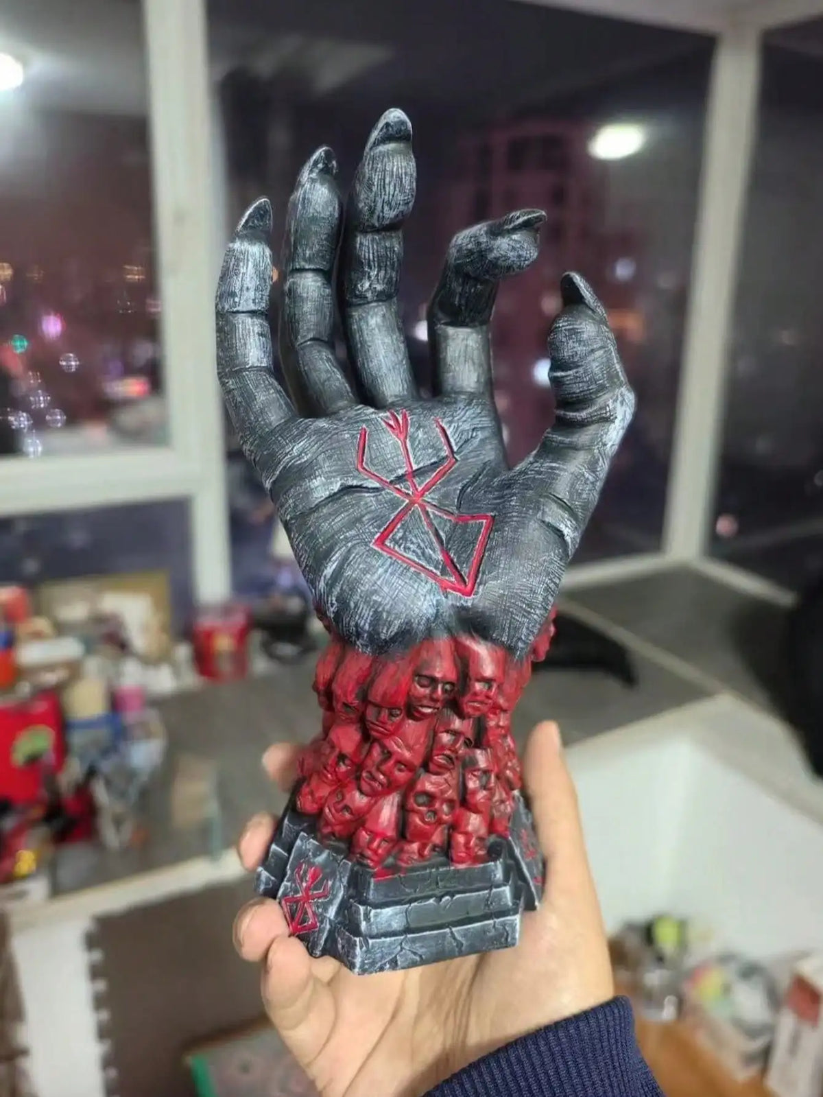 Creativity Demon's Berserk Divine Hand Statue - Gothic Halloween Decor, Anime Horror Collectible Resin Art with Bone Details han